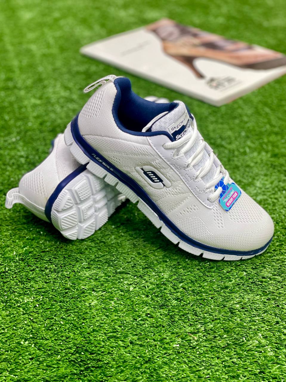 کفش ورزشی زنانه اسکیچرز  آفباکس کد 350