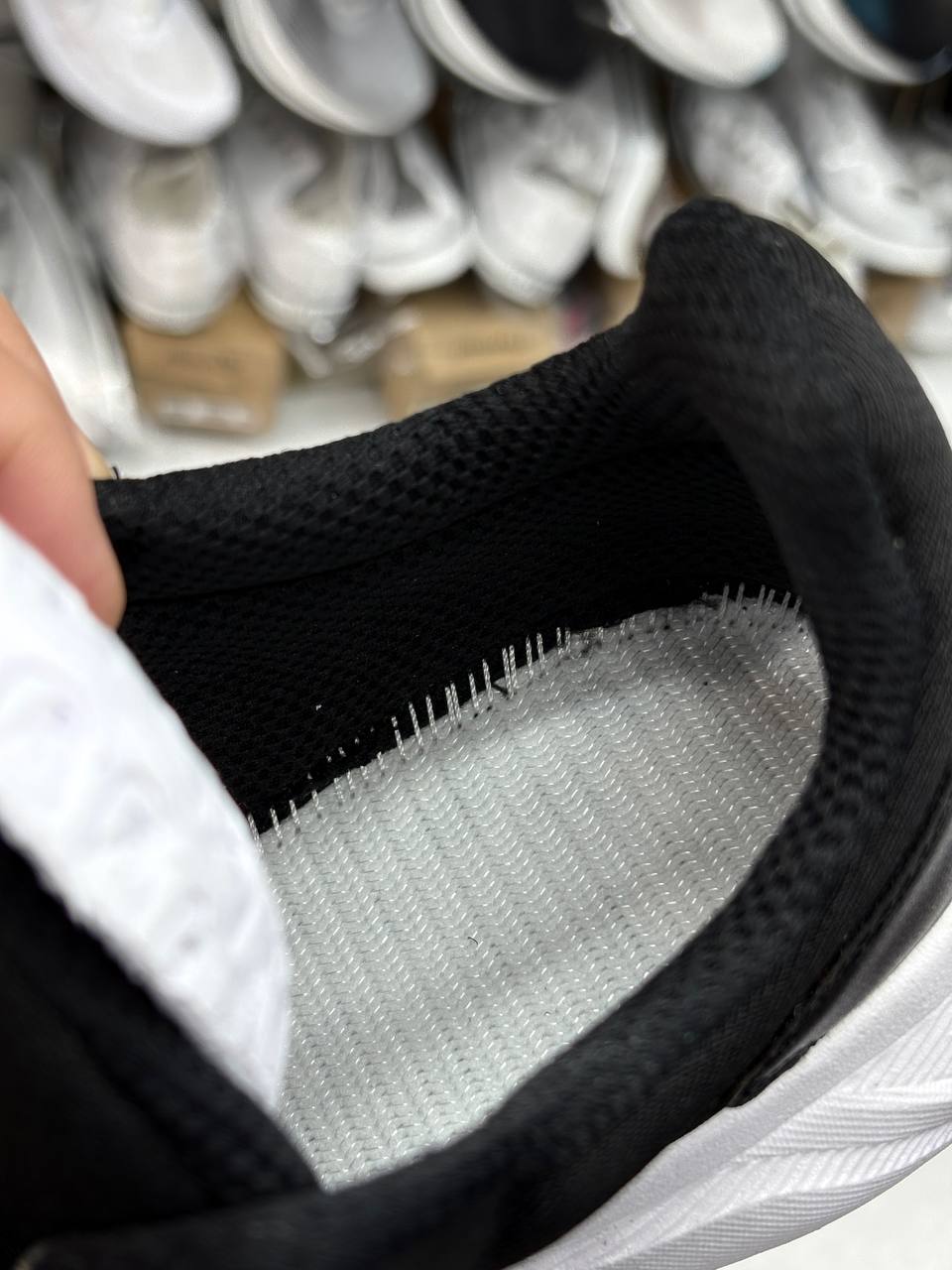 کفش ورزشی آدیداس بزرگ سایز مدل 95