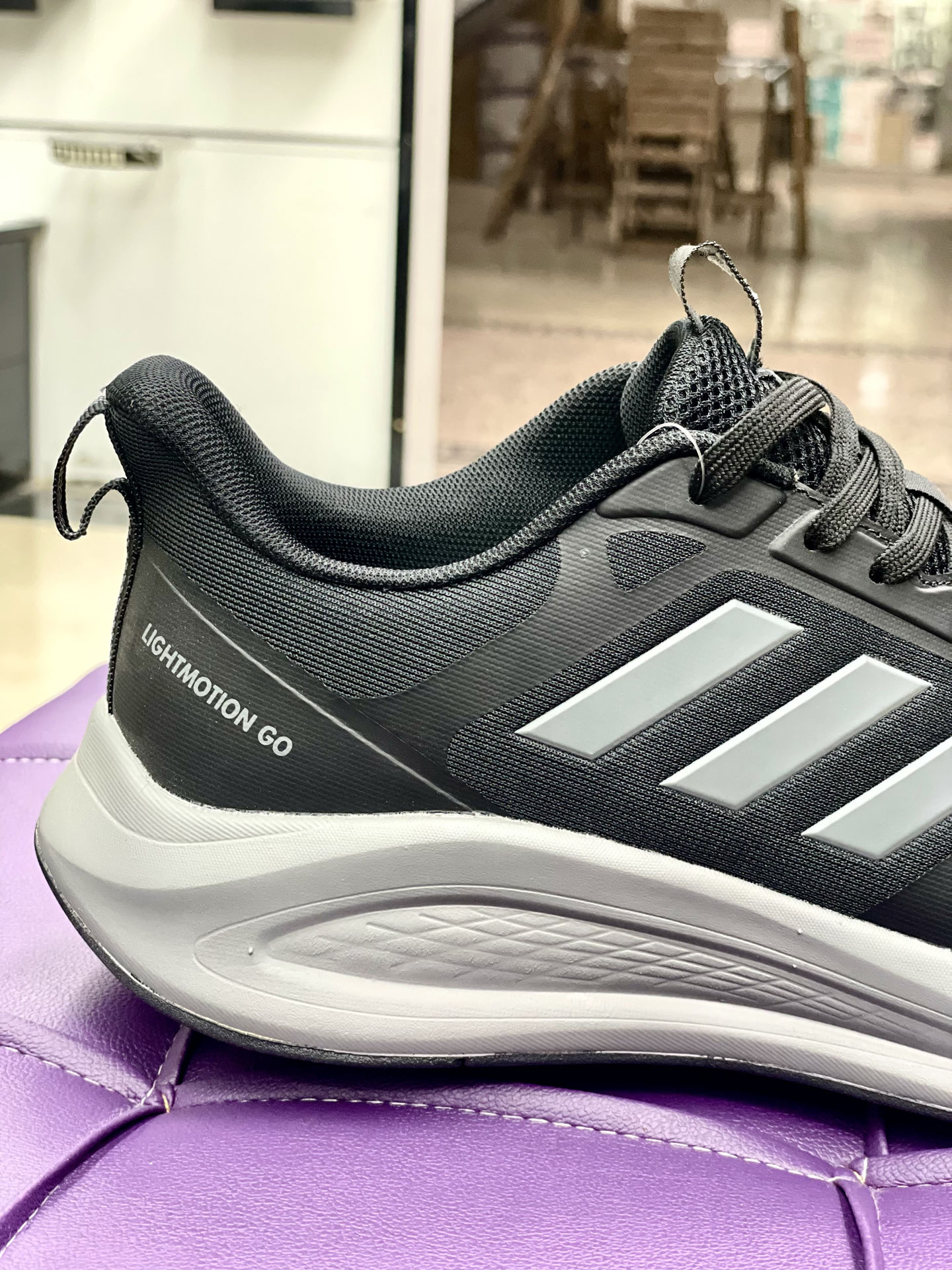 کفش ورزشی آدیداس voeuy مدل 9672