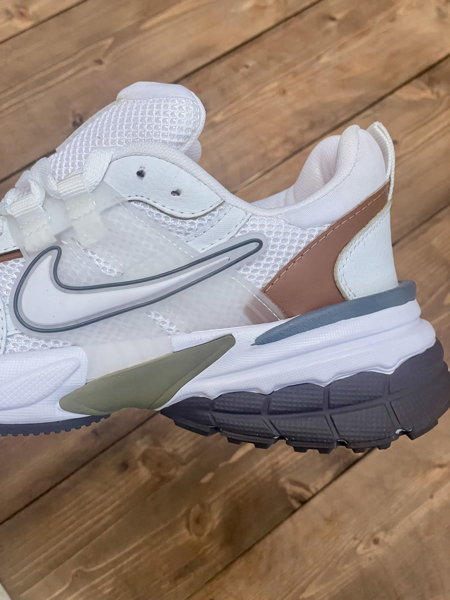 کفش ورزشی نایک وی تو کی مدل 635301